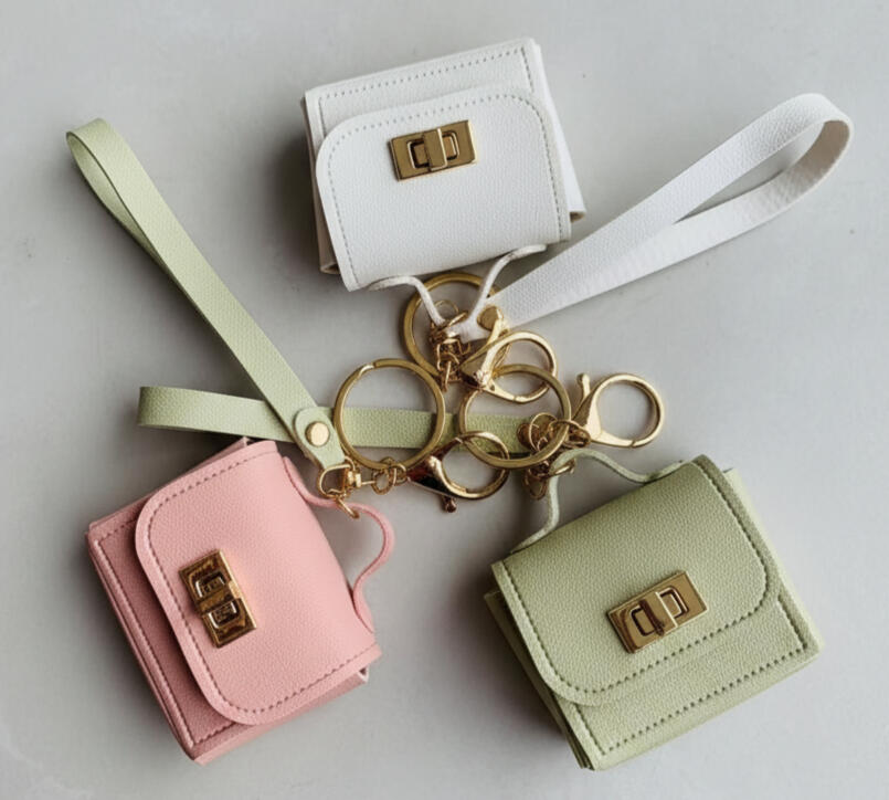 Little leather purse